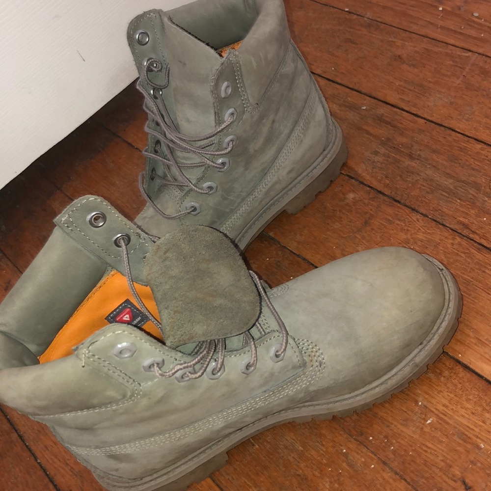 Grey Timberlands